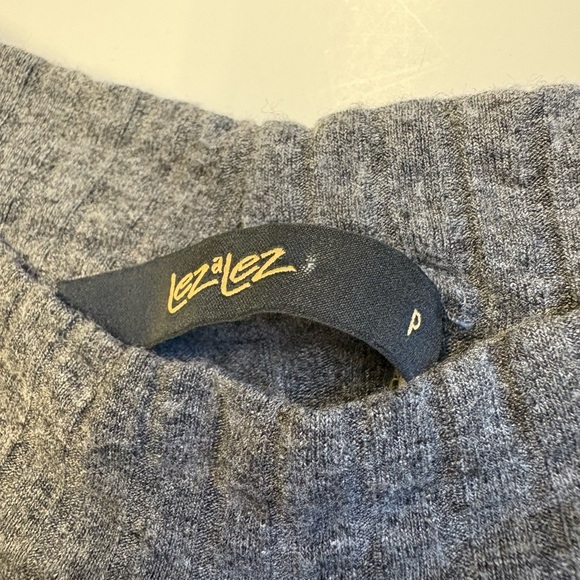 Lez a Lez Gray Cold-Shoulder Ribbed Knit cropped Sweater women's size Small - Picture 3 of 6